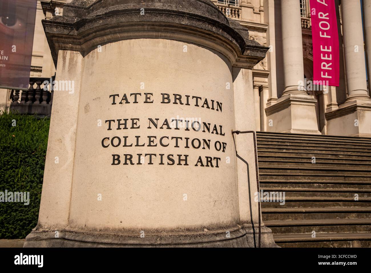LONDON, 14. AUGUST 2025: Tate Britain Museum auf der Millbank. Nationale Sammlung britischer Kunst Stockfoto