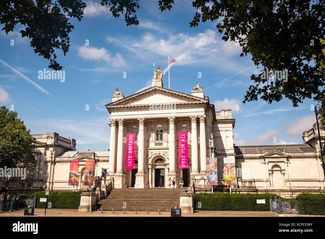 LONDON, 14. AUGUST 2025: Tate Britain Museum auf der Millbank. Nationale Sammlung britischer Kunst Stockfoto