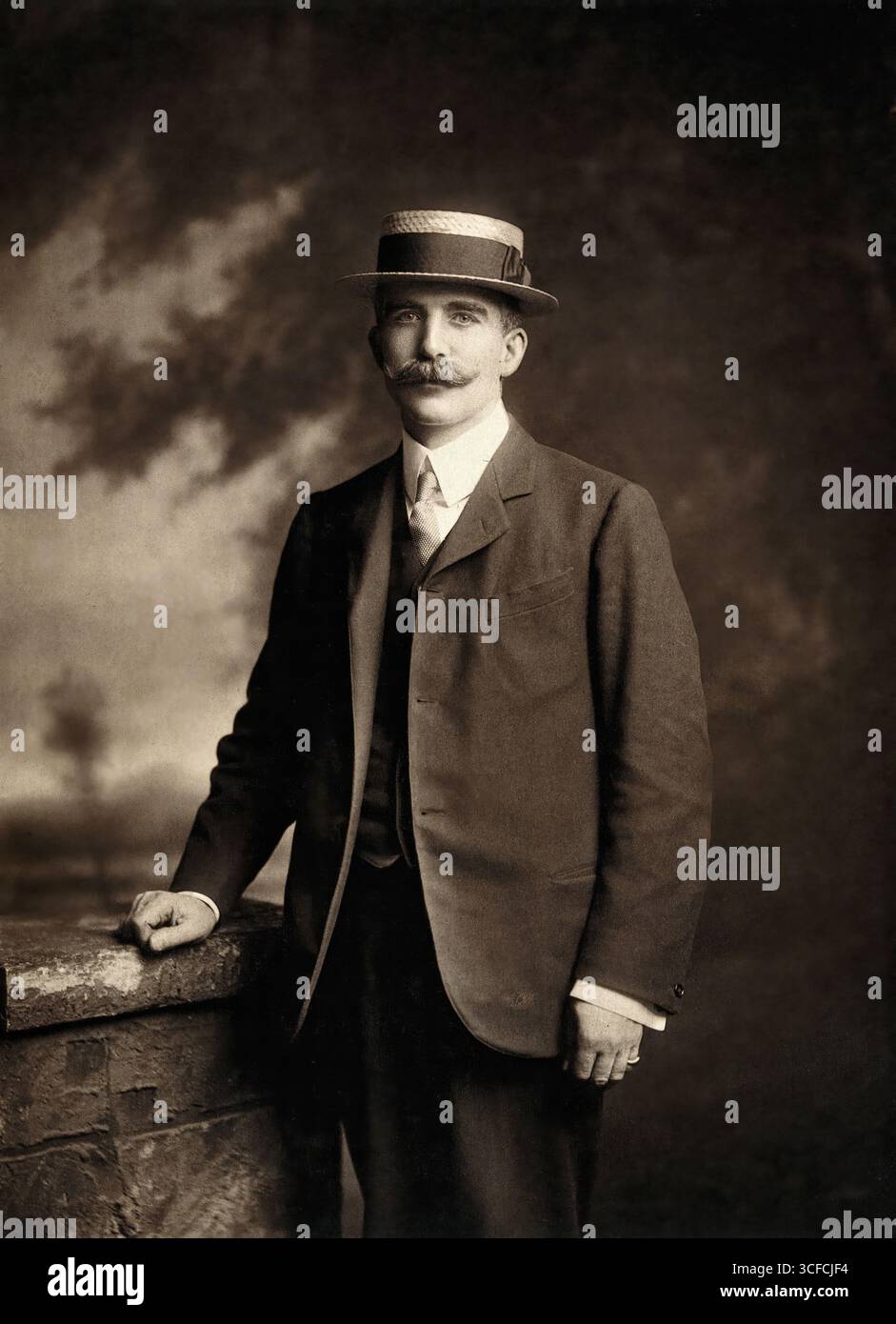 Henry Solomon Wellcome, Ende des 19. Bis Anfang des 20. Jahrhunderts. Der amerikanische und britische Pharmaunternehmer Sir Henry Solomon Wellcome (1853–1936) gründete 1880 mit seinem Kollegen Silas Burroughs das Pharmaunternehmen Burroughs Wellcome &amp; Company. Er war ein begeisterter Sammler medizinischer Artefakte und hinterließ in seinem Testament eine große Menge Kapital für wohltätige Arbeit, aus dem der Wellcome Trust entstand, eine der größten medizinischen Wohltätigkeitsorganisationen der Welt. Stockfoto