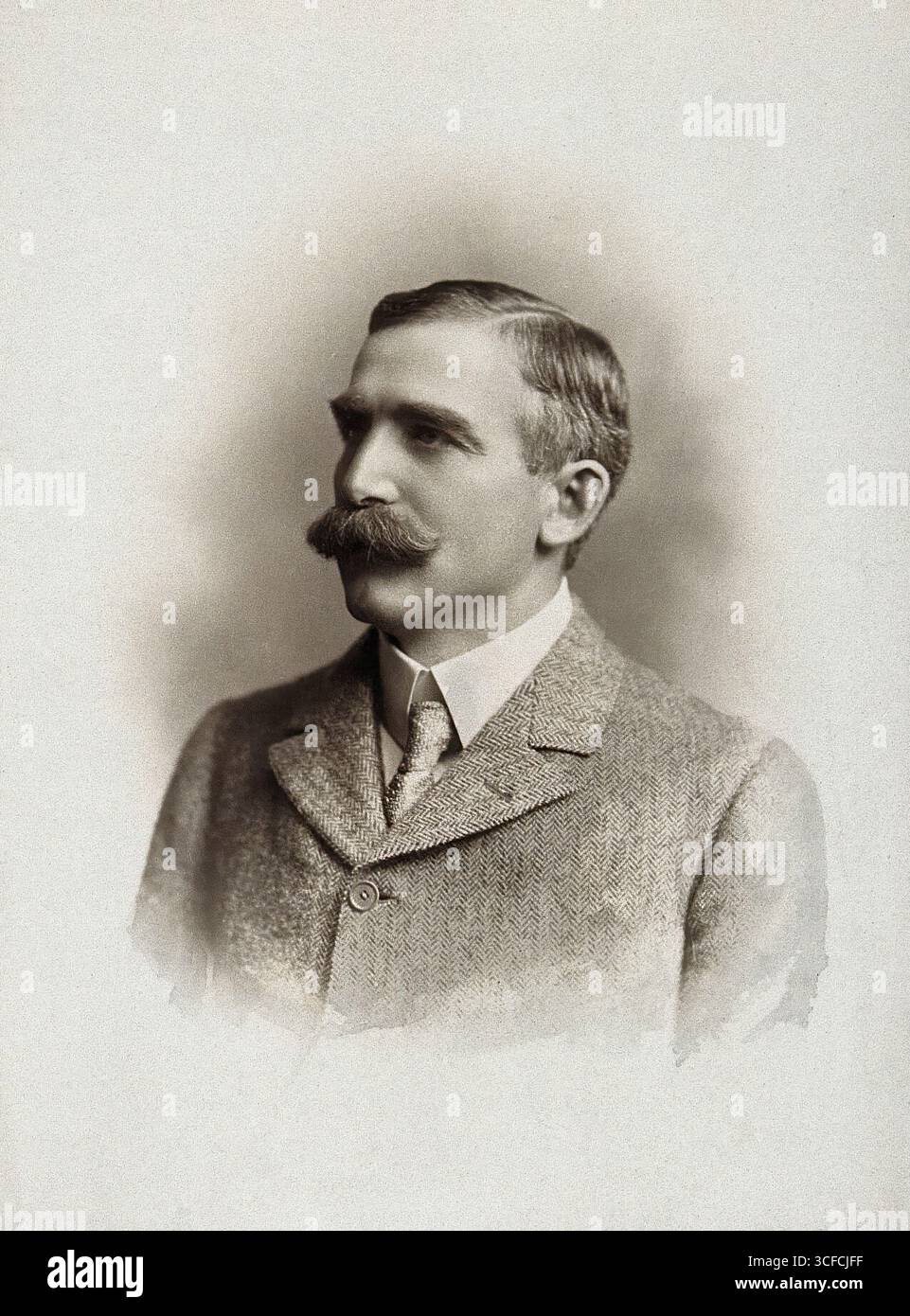 Henry Solomon Wellcome, Ende des 19. Bis Anfang des 20. Jahrhunderts. Der amerikanische und britische Pharmaunternehmer Sir Henry Solomon Wellcome (1853–1936) gründete 1880 mit seinem Kollegen Silas Burroughs das Pharmaunternehmen Burroughs Wellcome &amp; Company. Er war ein begeisterter Sammler medizinischer Artefakte und hinterließ in seinem Testament eine große Menge Kapital für wohltätige Arbeit, aus dem der Wellcome Trust entstand, eine der größten medizinischen Wohltätigkeitsorganisationen der Welt. Stockfoto
