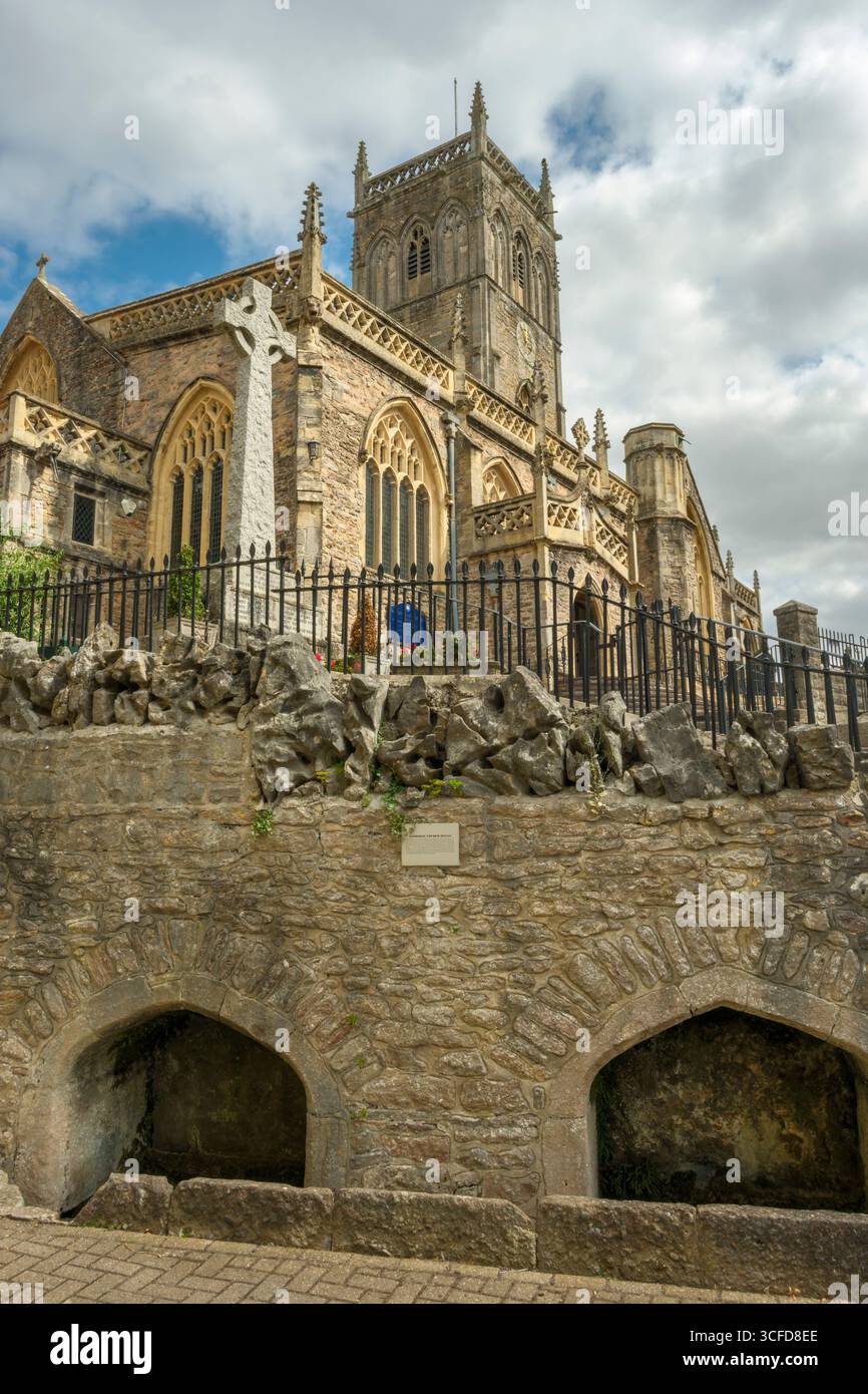 Axbridge, Somerset - die Brunnen neben der Kirche St. John the Baptist in Axbridge. Axbridge ist eine kleine Stadt in Somerset, England, neben dem Riv Stockfoto