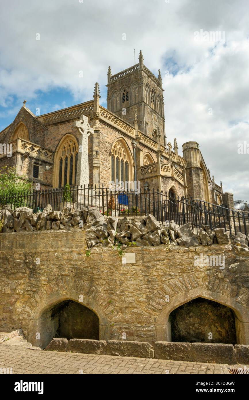 Axbridge, Somerset - die Brunnen neben der Kirche St. John the Baptist in Axbridge. Axbridge ist eine kleine Stadt in Somerset, England, neben dem Riv Stockfoto
