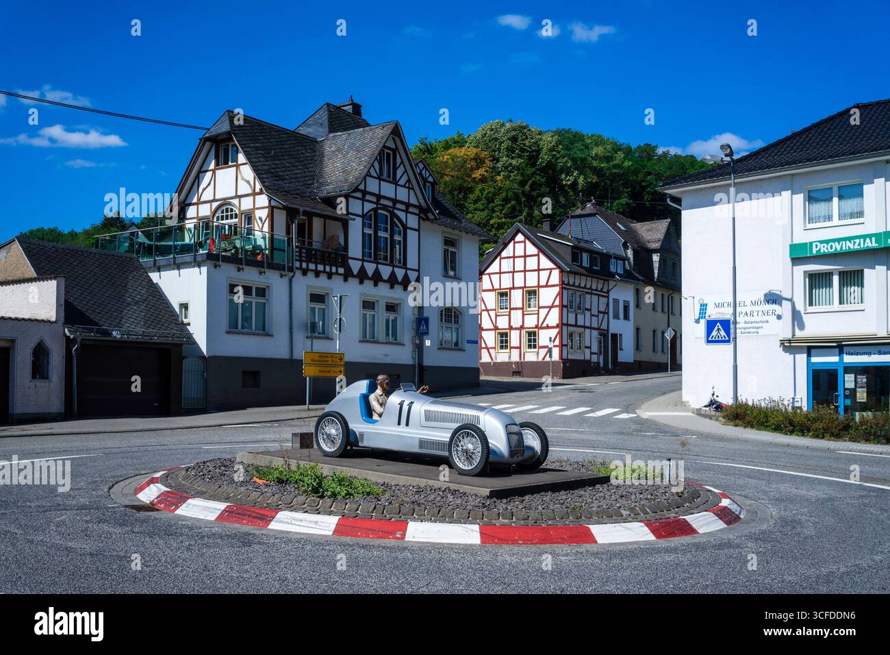 Driftkreisel mit Mercedes Silberpfeil (Adenau/Deutschland) Stockfoto
