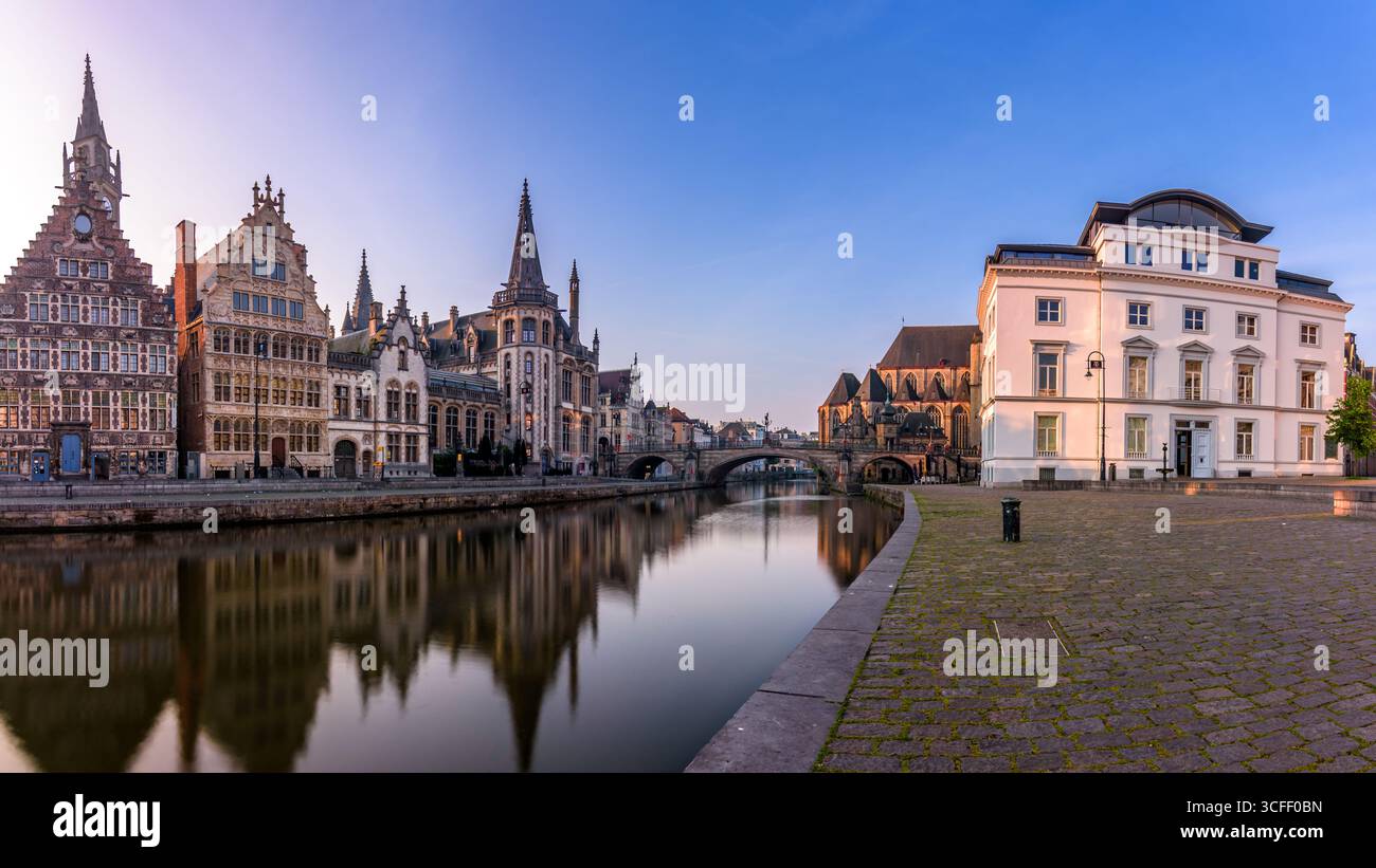 Morgenpanorama der Stadt Gent, Flandern, Belgien Stockfoto