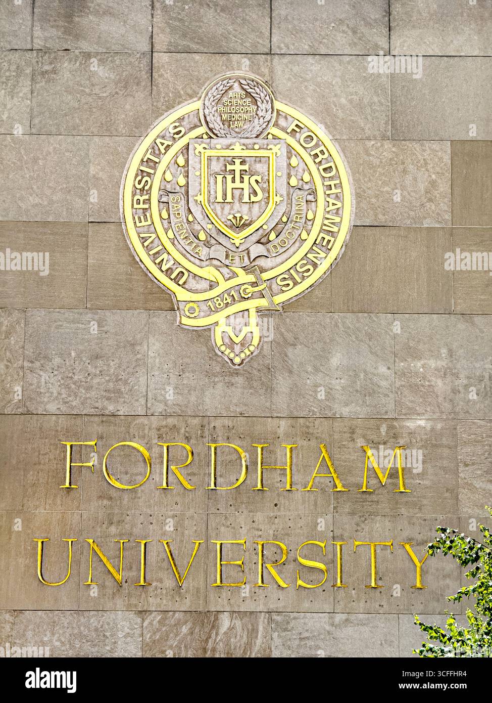 Fordham University, Gabelli School of Business, Student Affairs und Gerald M. Quinn Library, Außenansicht des Gebäudes, 150 West 62nd Street, Manhattan Stockfoto