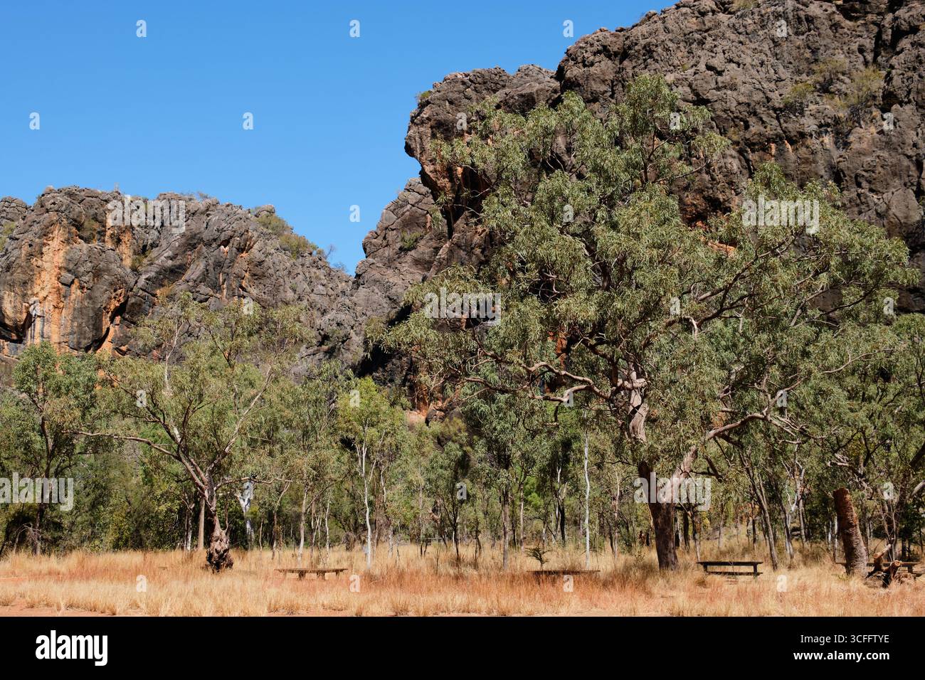 Picknickplatz am Anfang des Tunnel Creek Walk - Wunaamin Miliwundi Ranges, WA, Australien Stockfoto