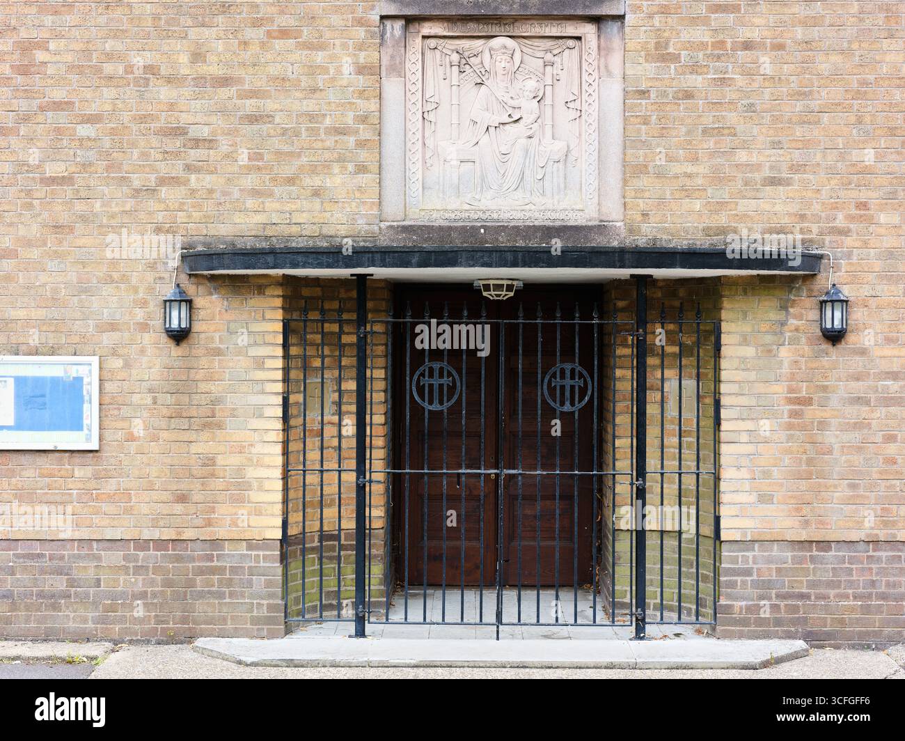 Katholische Kirche unserer Lieben Frau von Walsingham, Corby, England. Stockfoto