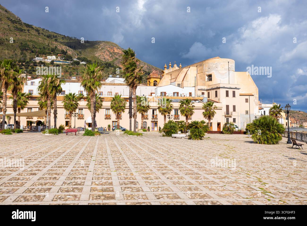 Chiesa di Santa Maria am Piazza Petrolo in Castellammare del Golfo. Castellammare del Golfo ist eine Stadt in der Provinz Trapani in Sicil Stockfoto
