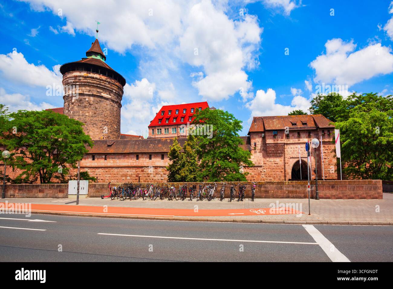 Handwerkerhof oder Handwerkshof in der Nürnberger Altstadt. Nürnberg ist die zweitgrößte Stadt des bayerischen Bundesstaates in Deutschland. Stockfoto