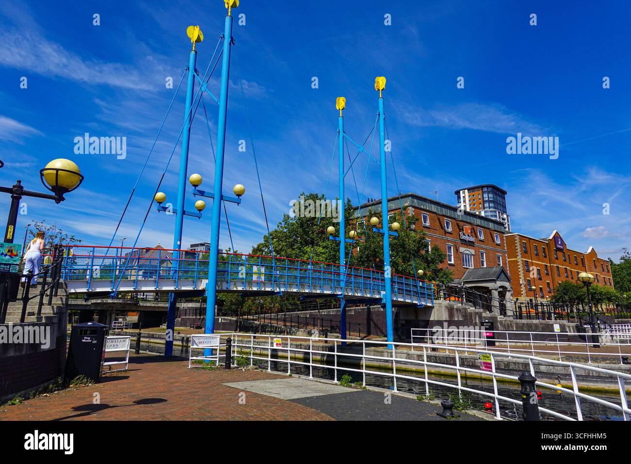 Sonniges Wetter an den Salford Quays, Salford, Manchester, Großbritannien, Regeneration Stockfoto