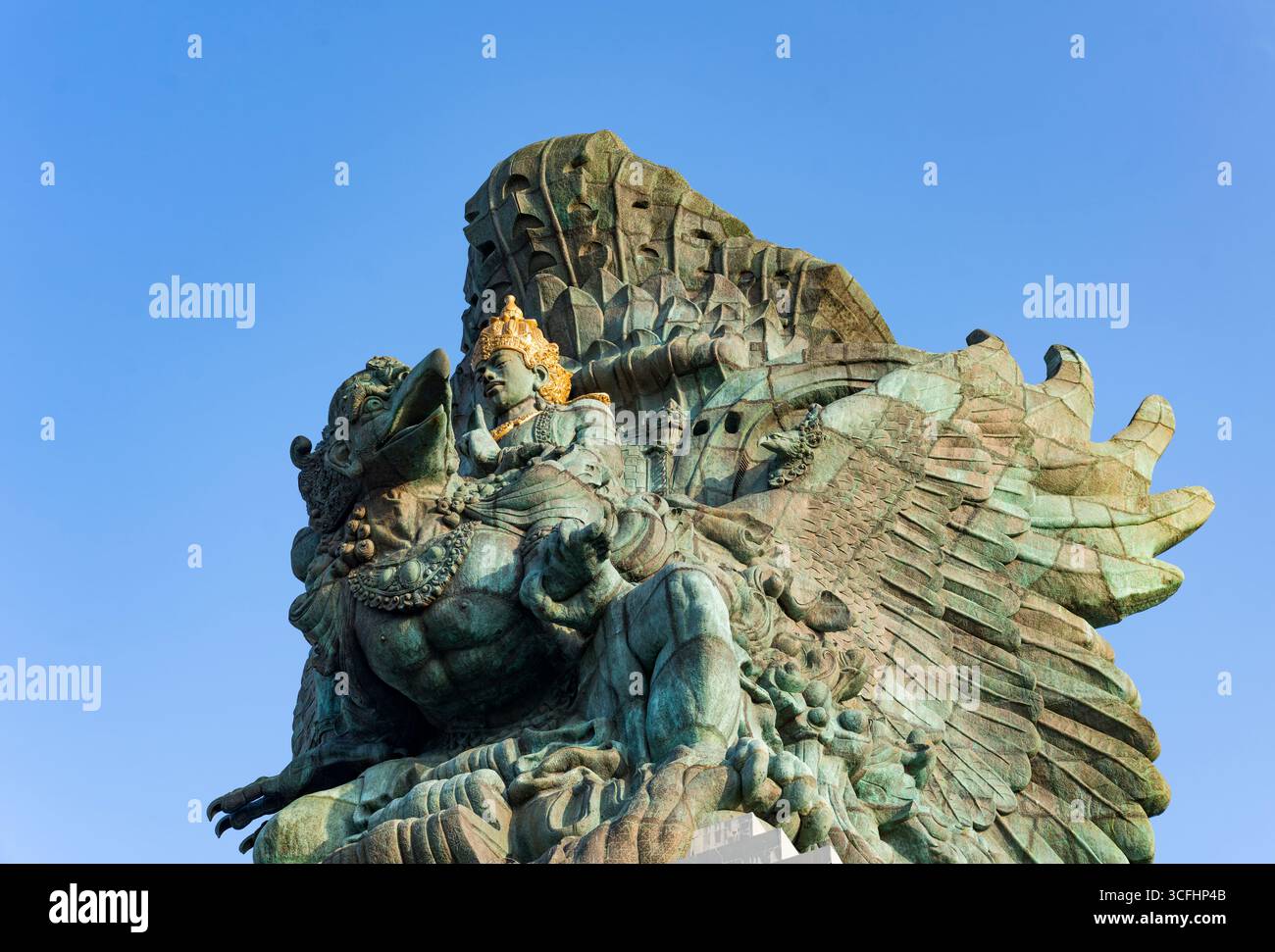 Bali, Indonesien - 6. August 2025: Garuda Wisnu Kencana Statue im GWK Cultural Park in Bali. Stockfoto