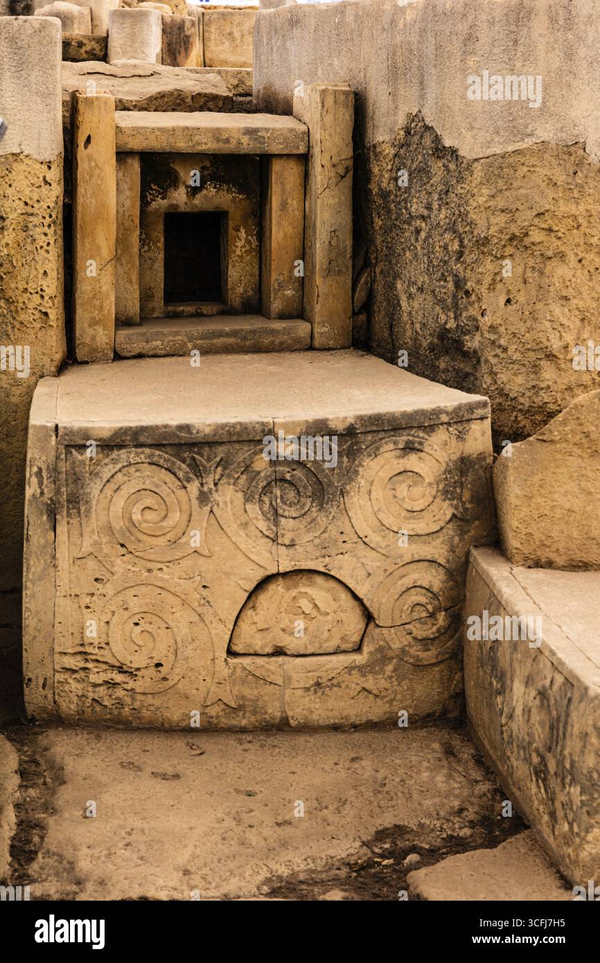 Altarstein, megalithischer Tempel von Hal Tarxien, 3250-2500 v. Chr., UNESCO-Weltkulturerbe, Tarxien, Malta Stockfoto