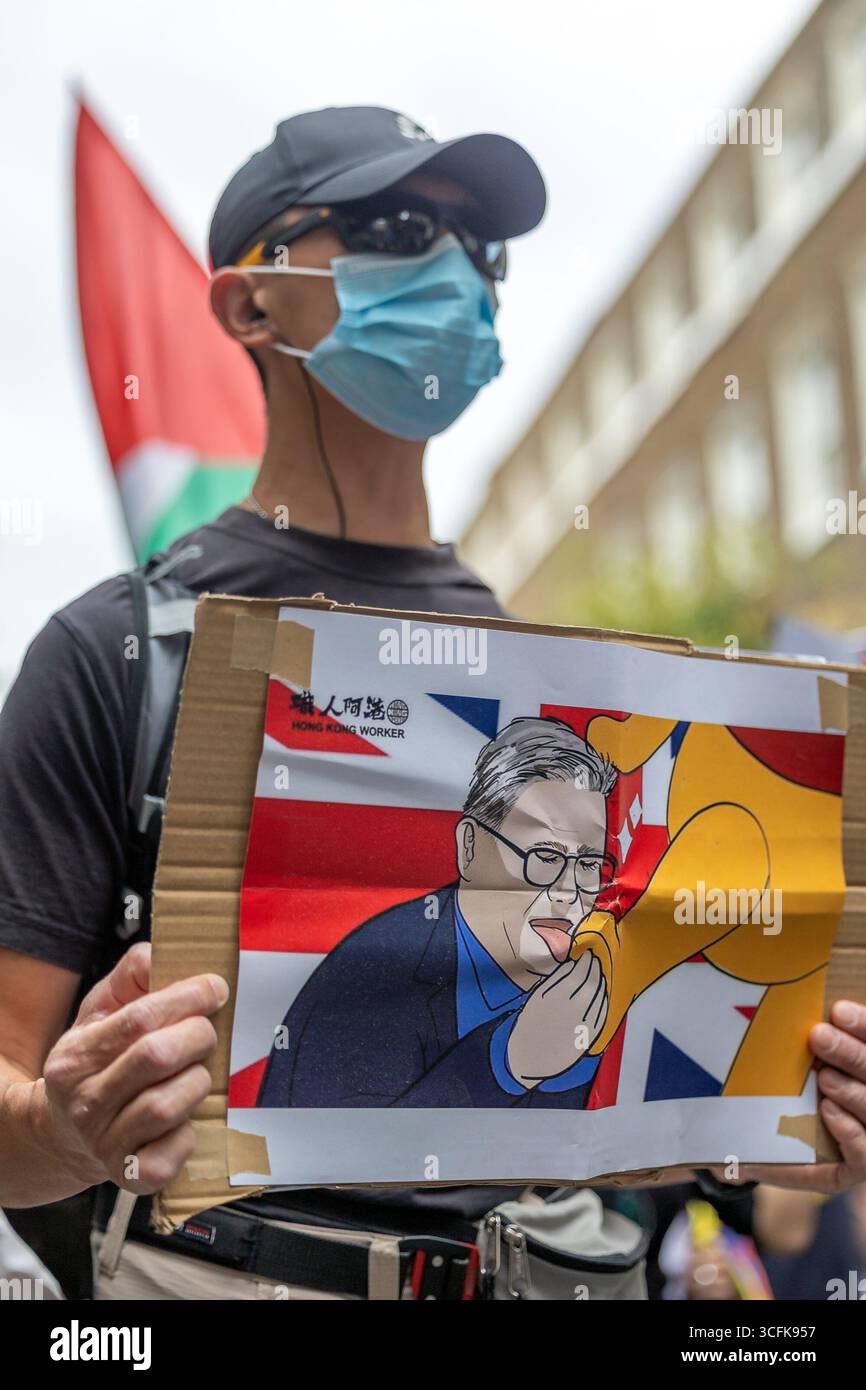London, Großbritannien. August 2025. Demonstranten marschierten und versammelten sich heute im Zentrum Londons, um gegen Chinas Pläne für einen riesigen neuen Botschaftskomplex in der Hauptstadt zu protestieren. Aktivisten warnen, dass die Website als Spionage-Hub, als Instrument zur Einschüchterung von Dissidenten und als ernsthafte Bedrohung der nationalen Sicherheit Großbritanniens dienen könnte. Abdullah Bailey/Alamy Live News Stockfoto