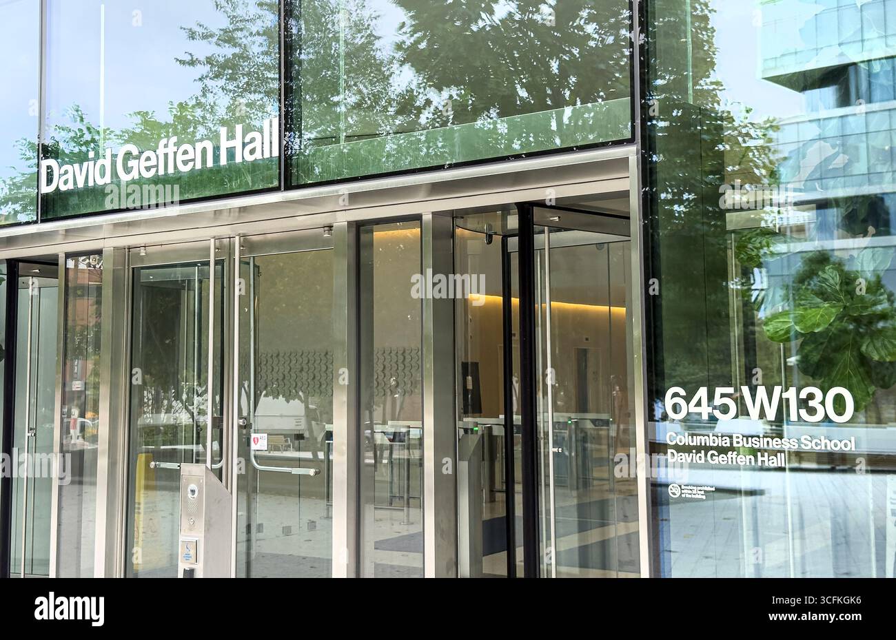 David Geffen Hall, Gebäudeeingang, Columbia University Business School, Columbia University, Manhattanville Campus, 645 West 130th Street, West Har Stockfoto