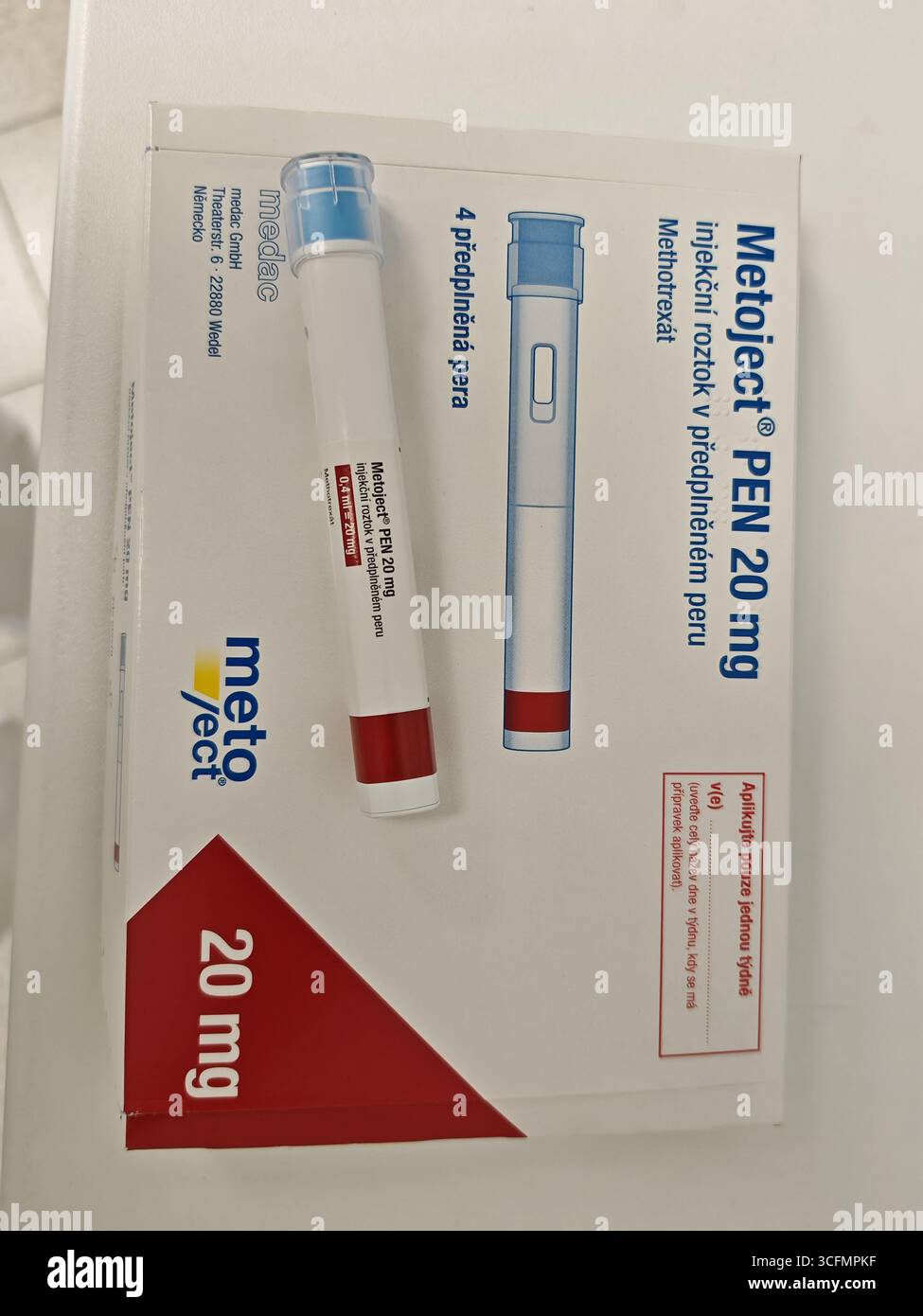 Prag, Tschechische Republik-6. Mai 2025: METOJECT-PEN von MEDAC vorgefüllter Autoinjektor zur Behandlung von rheumatoider Arthritis Stockfoto