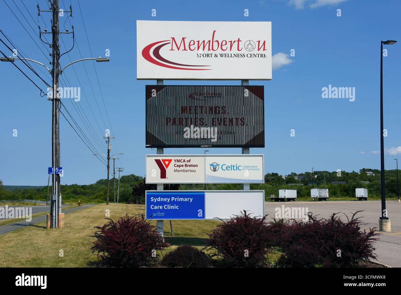 Membertou, Kanada - 3. August 2025: Das Membertou Sport & Wellness Centre ist eine hochmoderne Sportanlage und Veranstaltungszentrum mit zwei N Stockfoto