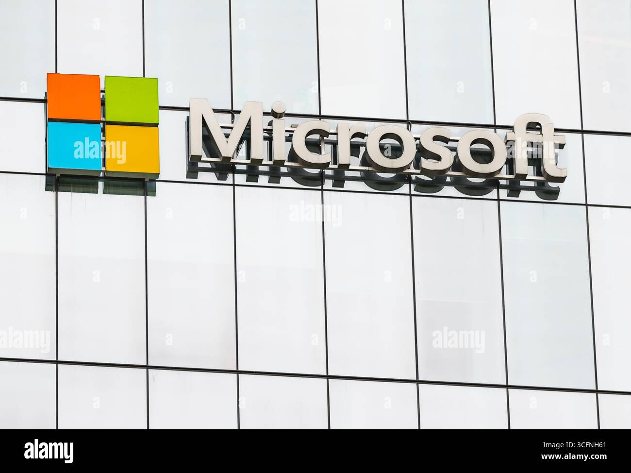 Microsoft unterzeichnet das neue Bürogebäude in Vancouver, Kanada. Zeichen des Hauptquartiers von Microsoft, einem Computer des amerikanischen multinationalen Unternehmens Stockfoto