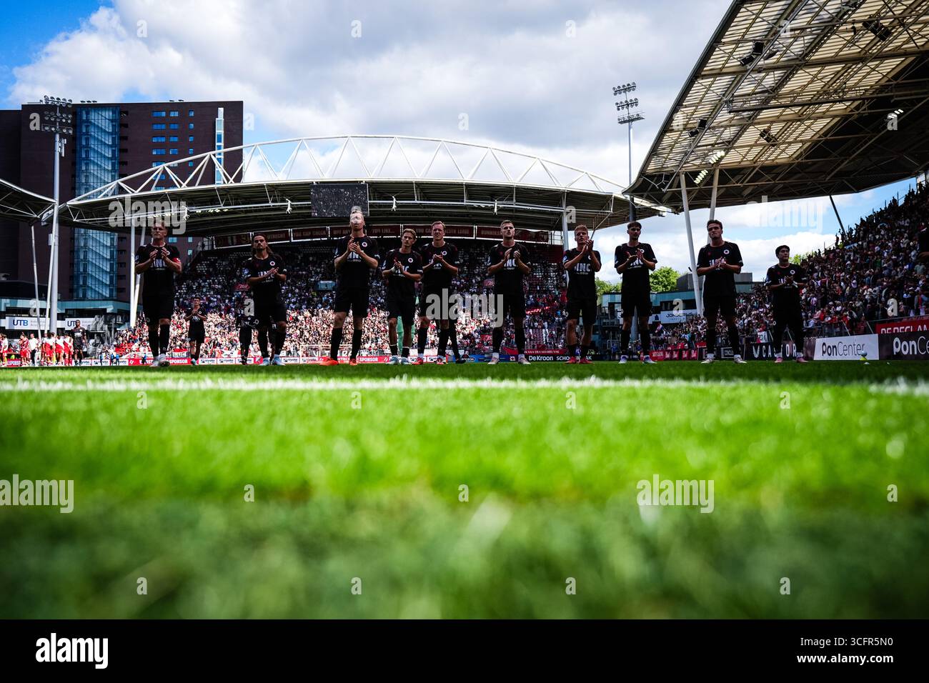 Utrecht, Niederlande. August 2025. Utrecht - Excelsior Rotterdam während der dritten Runde der Eredivisie Saison 2025/2026. Das Spiel findet am 24. August 2025 im Stadion Galgenwaard in Utrecht statt. (VK Sportphoto/Yannick Verhoeven) Credit: Parallax Pictures/Alamy Live News Credit: Parallax Pictures/Alamy Live News Stockfoto