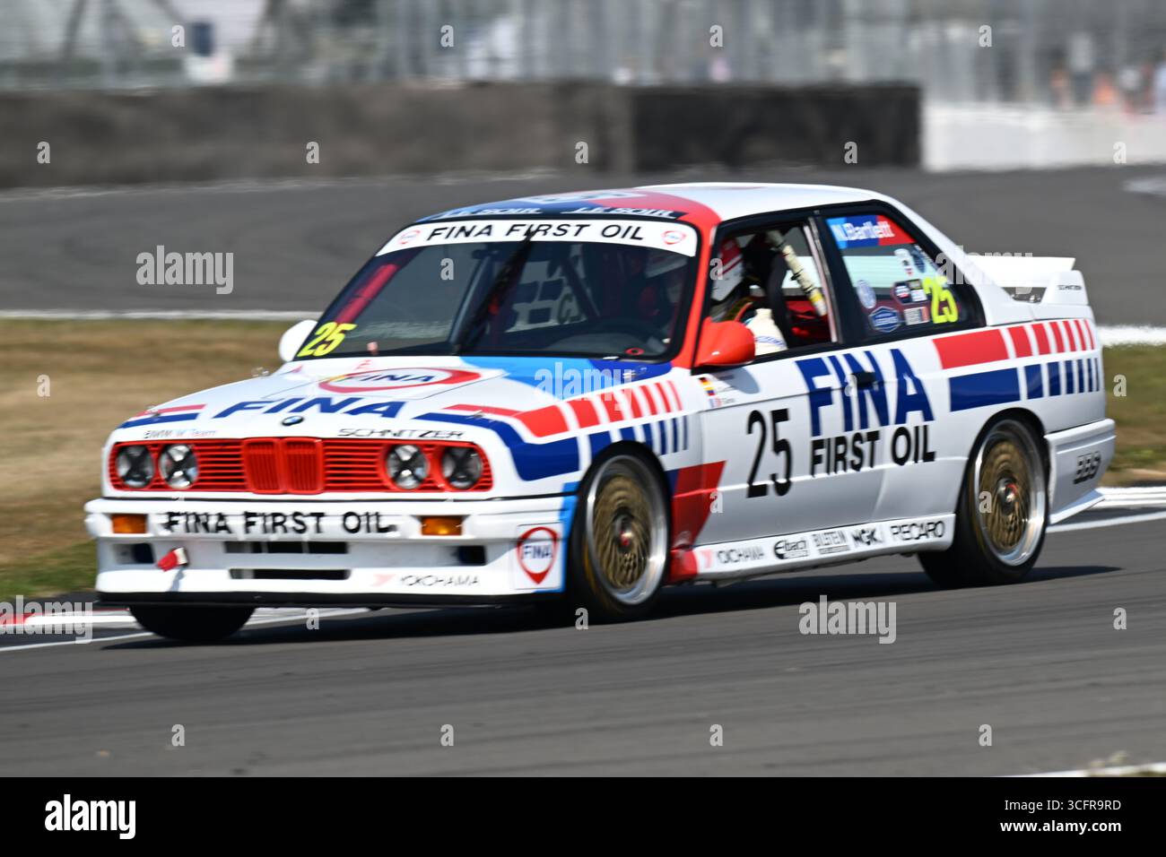Silverstone Circuit, Northamptonshire, Großbritannien. 24. August 2025; Silverstone Circuit, Northamptonshire, England; Silverstone Festival Day 3 2025; Nicholas BARTLETT in einem BMW E30 M3 während der Adrian Flux Trophy für MRL Historic Touring Car Challenge Stockfoto