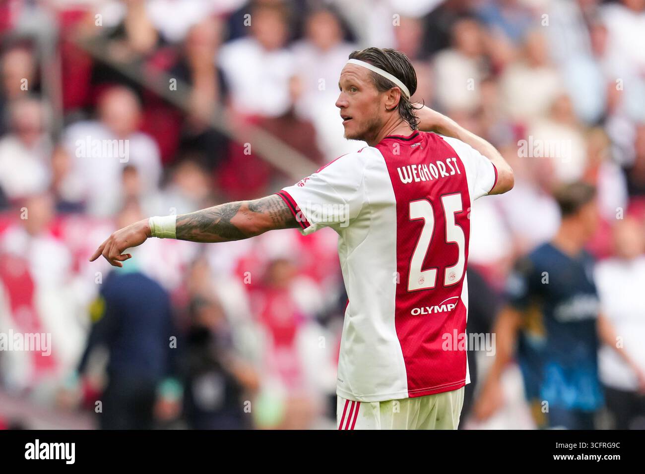 AMSTERDAM, NIEDERLANDE - 24. AUGUST: Wout Weghorst von AFC Ajax Gesten während des niederländischen Eredivisie-Spiels zwischen AFC Ajax und Heracles Almelo in der Johan Cruijff Arena am 24. August 2025 in Amsterdam. (Foto: Patrick Goosen/Orange Pictures) Stockfoto