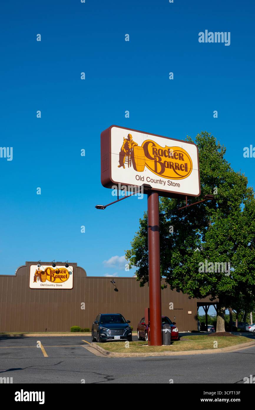Die Restaurantkette USA Cracker Barrel und der Old Country Store finden sich überall auf den Highways der USA Stockfoto