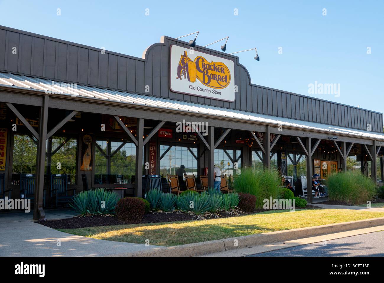 Die Restaurantkette USA Cracker Barrel und der Old Country Store finden sich überall auf den Highways der USA Stockfoto
