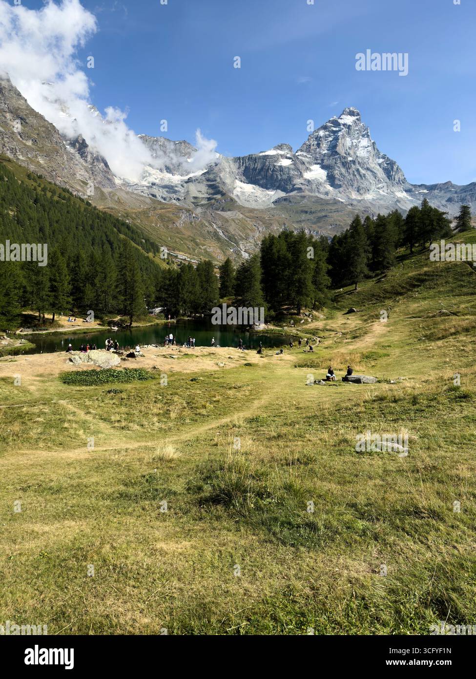 Breuil Cervinia Aosta-Tal Italien. Bleu Lake und Matterhorn Stockfoto