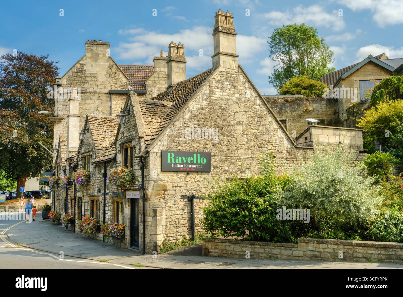 Bradford on Avon, Wiltshire - das italienische Restaurant Ravello in dem historischen Gebäude der 2. Klasse in Bradford on Avon, Wiltshire. Stockfoto