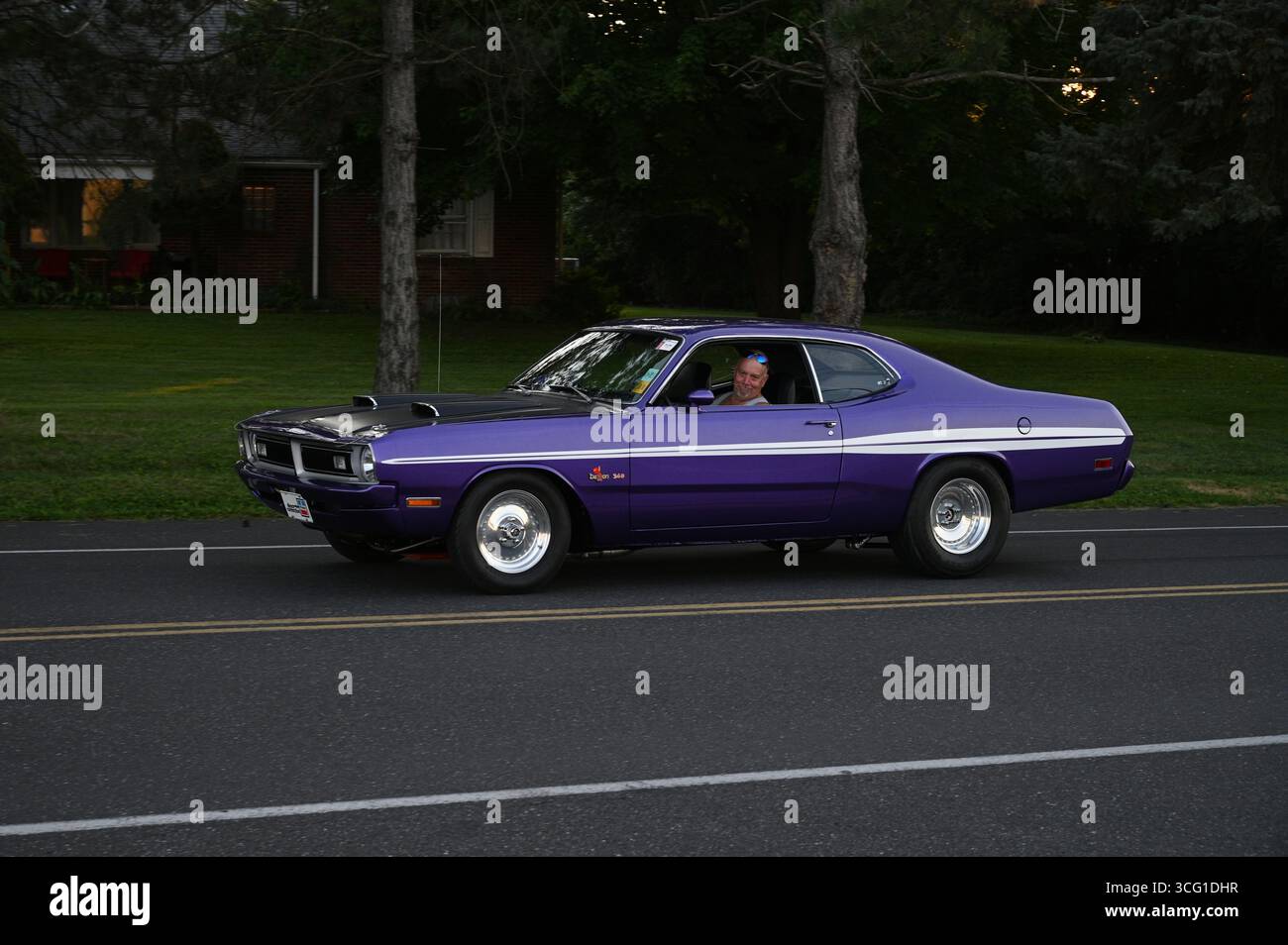 Muscle Car fährt in den Rädern der Zeitparade in Macungie Pa vorbei. Stockfoto