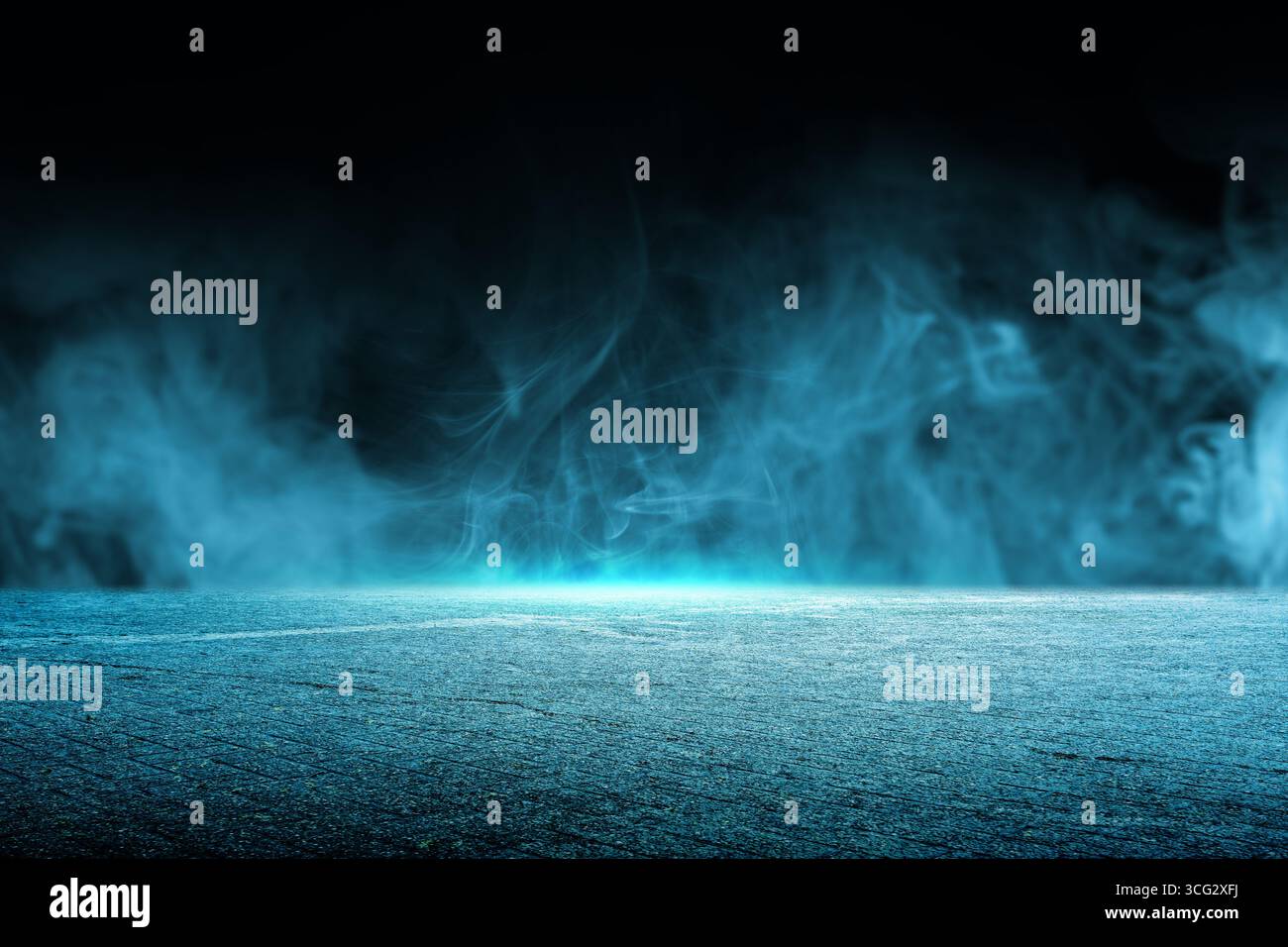 Außenansicht mit schwarzem Hintergrund mit Rauch und Dampf. Dick, dunkel und aufragend vom Boden. Dramatischer Rauch- oder Nebeleffekt. Modell. Kopierbereich. Stockfoto