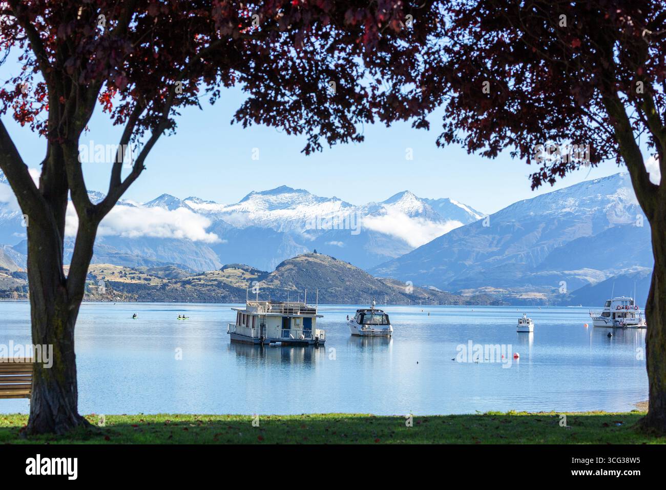 Lake Wanaka und die Harris Mountains von Wanaka, Otago, Neuseeland Stockfoto