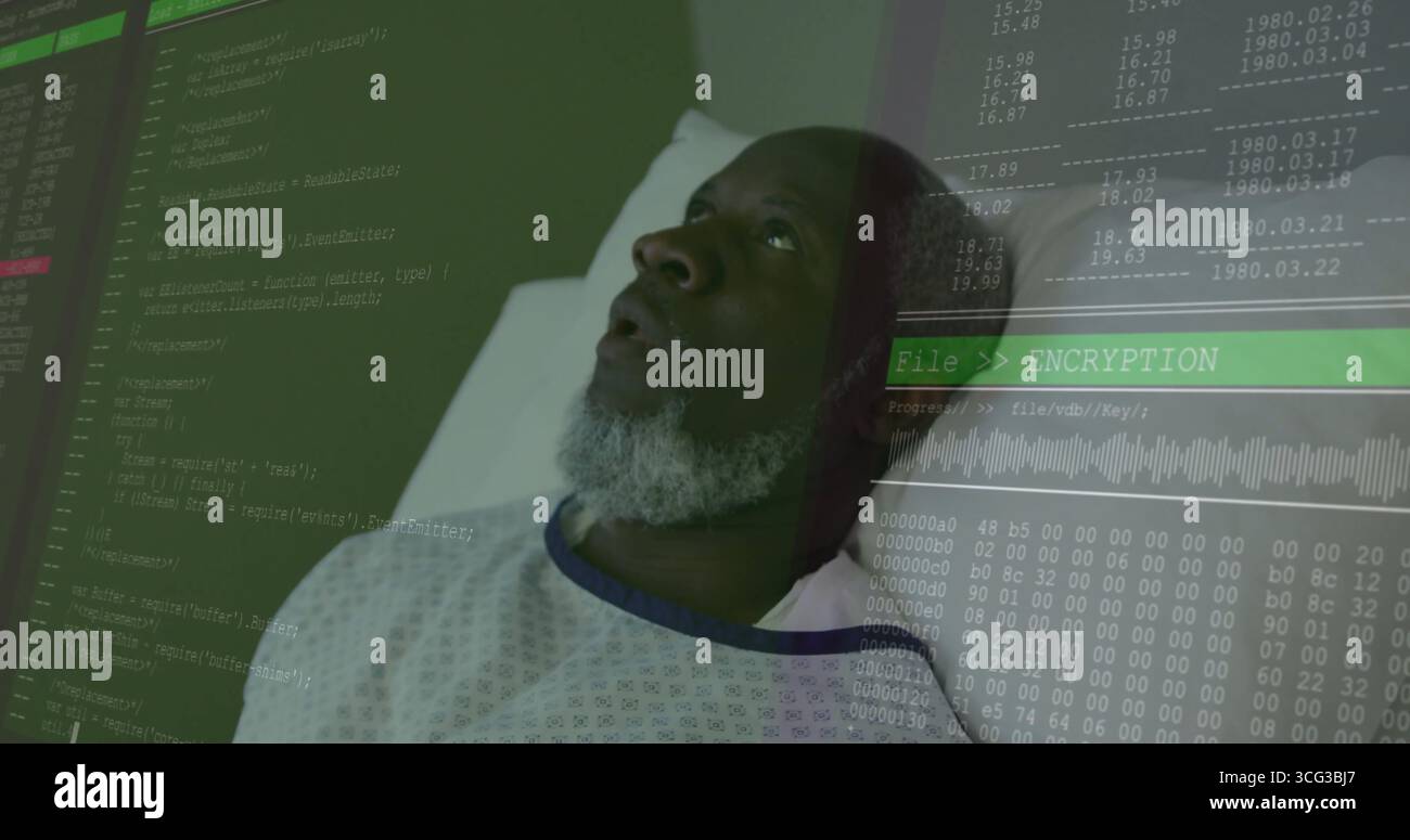Liegender älterer Patient mit gemustertem Kleid auf dem Krankenhausbett, mit digitalem Verschlüsselungscode-Overlay Stockfoto