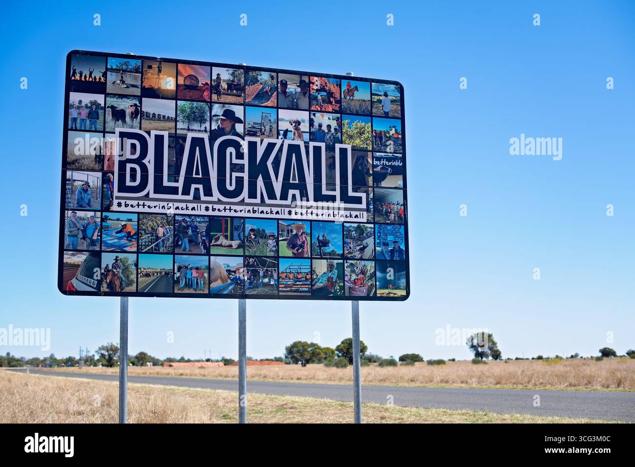 Blackall, Queensland, Australien - August 2025: Wahrzeichen fotografisches Schild, ländliche Stadt im Outback, abseits des Stromnetzes Abenteuer Urlaubsziel Stockfoto