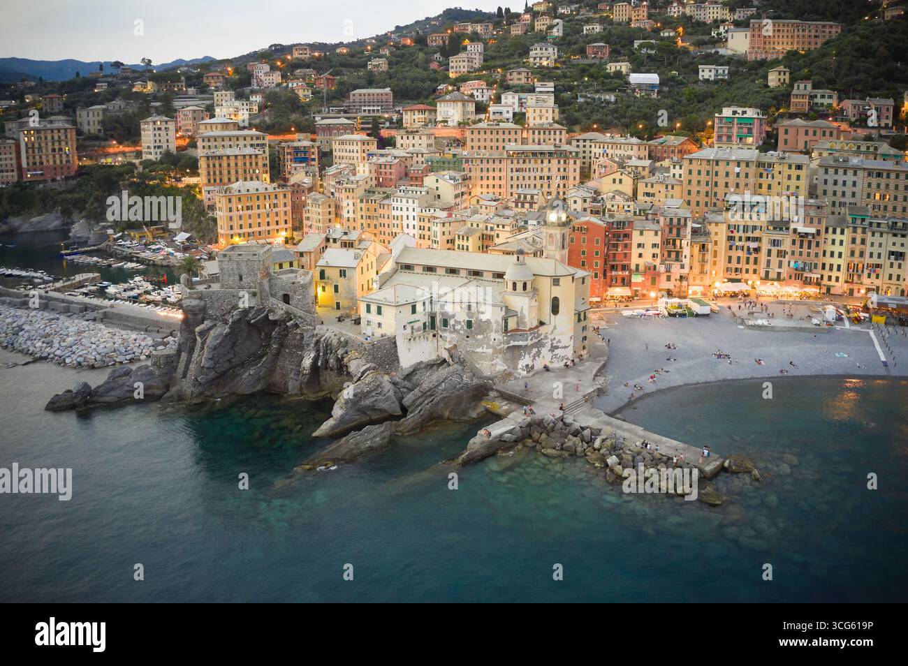 Camogli, Genua, Italien: Ein Sommertag an der ligurischen Küste. Stockfoto
