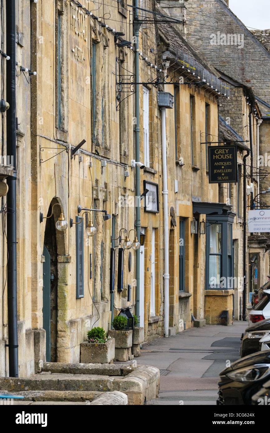 Stau-on-the-Wold, Cotswolds, England, Straßenszene in Großbritannien. Stockfoto