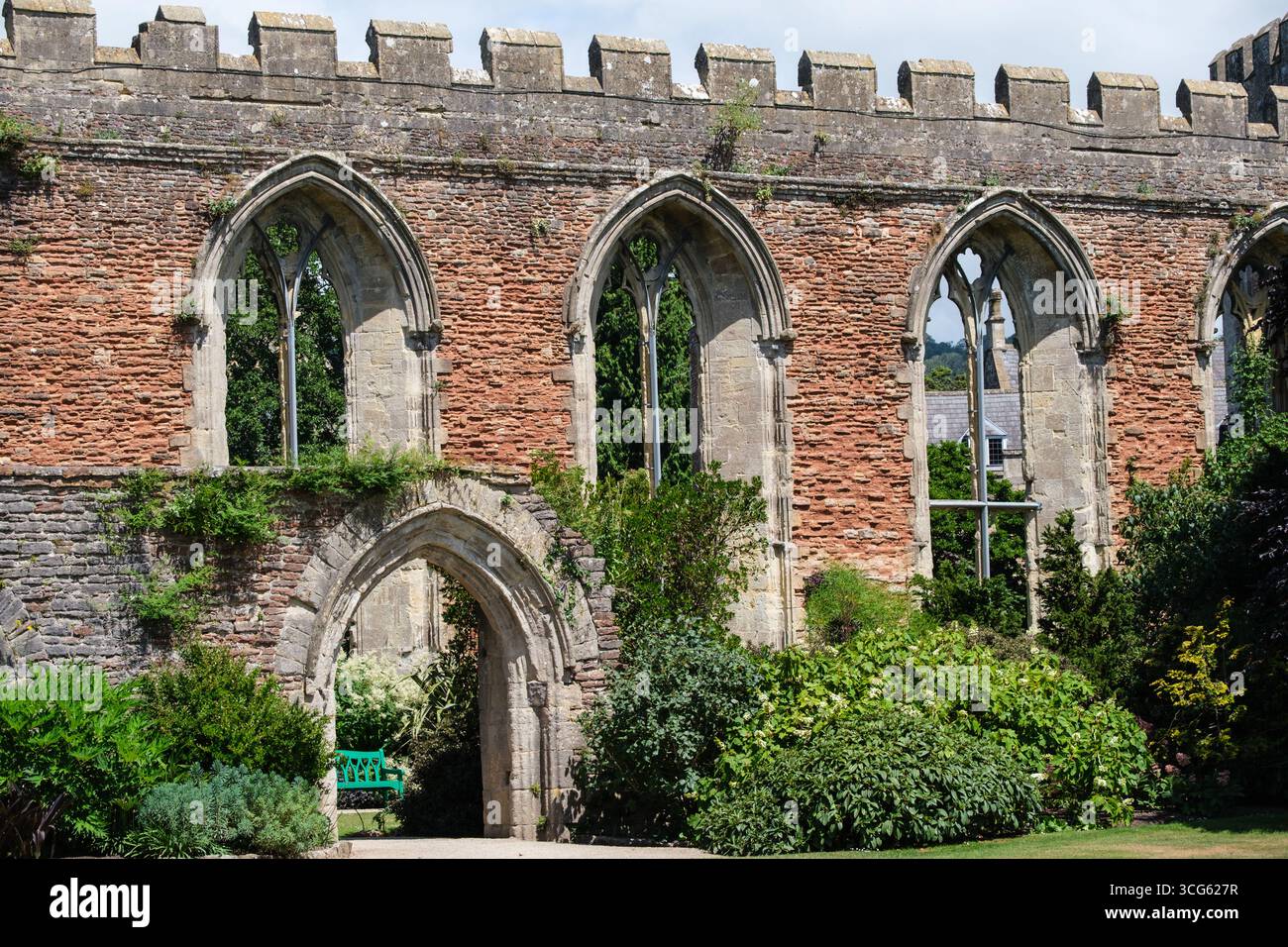 Wells, Somerset, England, UK Bishop's Palace Ruinen der Großen Halle, 13. Jahrhundert. Stockfoto