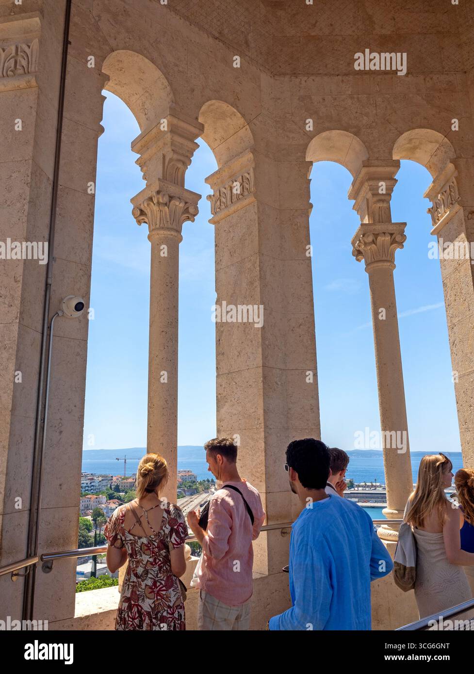 Besucher im Glockenturm an der Kathedrale Saint Domnius, Split Stockfoto