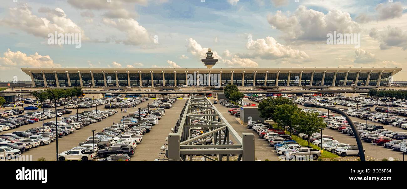 Washington Dulles Airport Terminal, Virginia, USA. Entworfen vom Architekten Eero Saarinen. Stockfoto