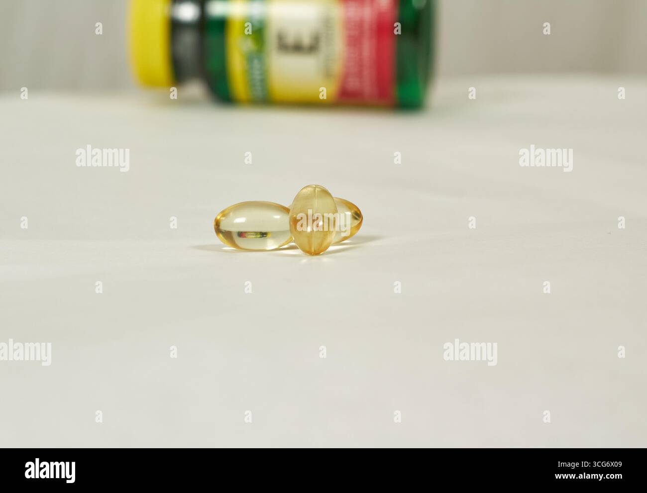 Vitamin E ist ein Nahrungsergänzungsmittel, Vitamin E ist auch ein starkes Antioxidans, das die Gesundheit des Herzens unterstützt, das Immunsystem unterstützt, die Gesundheit der Haut unterstützt!! Stockfoto