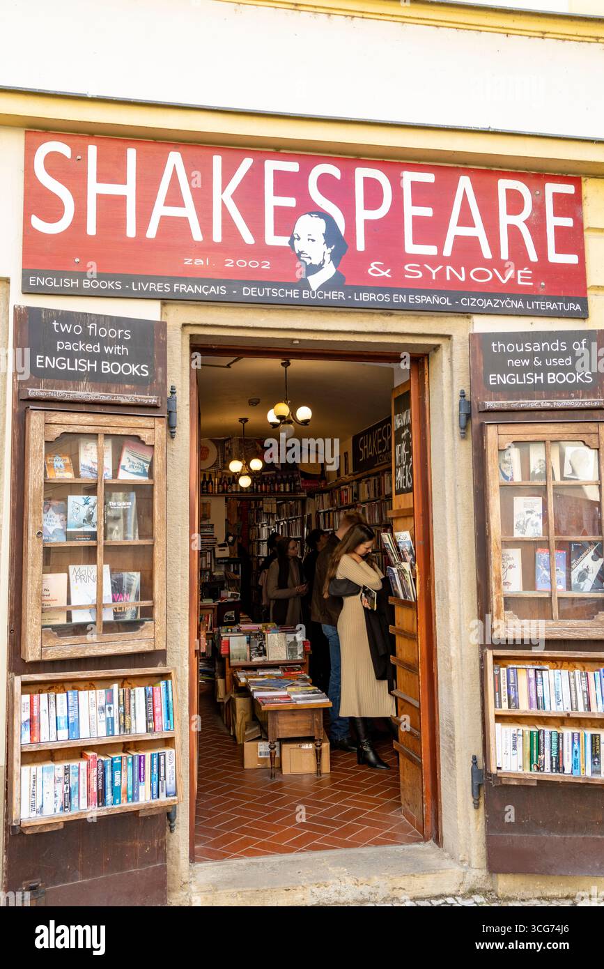 Prager Buchhandlung, Shakespeare Buchhandlung, die englische Bücher im Stadtzentrum von Prag, Tschechien, Großbritannien verkauft Stockfoto