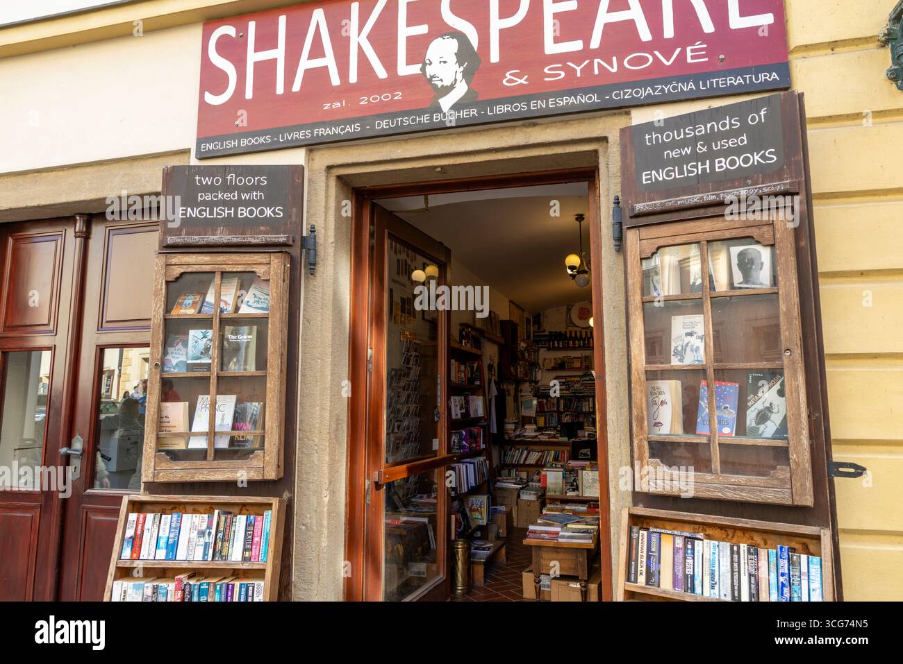 Prager Buchhandlung, Shakespeare Buchhandlung, die englische Bücher im Stadtzentrum von Prag, Tschechien, Großbritannien verkauft Stockfoto