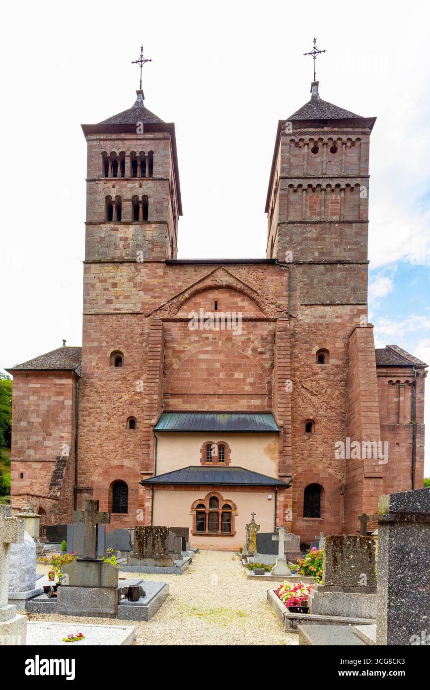 Das Kloster Murbach im Elsass ist eines der ältesten romanischen Gewölbebauten. Das Kloster wurde 727 von Eberhard, Graf von Elsaß, und esta gegründet Stockfoto