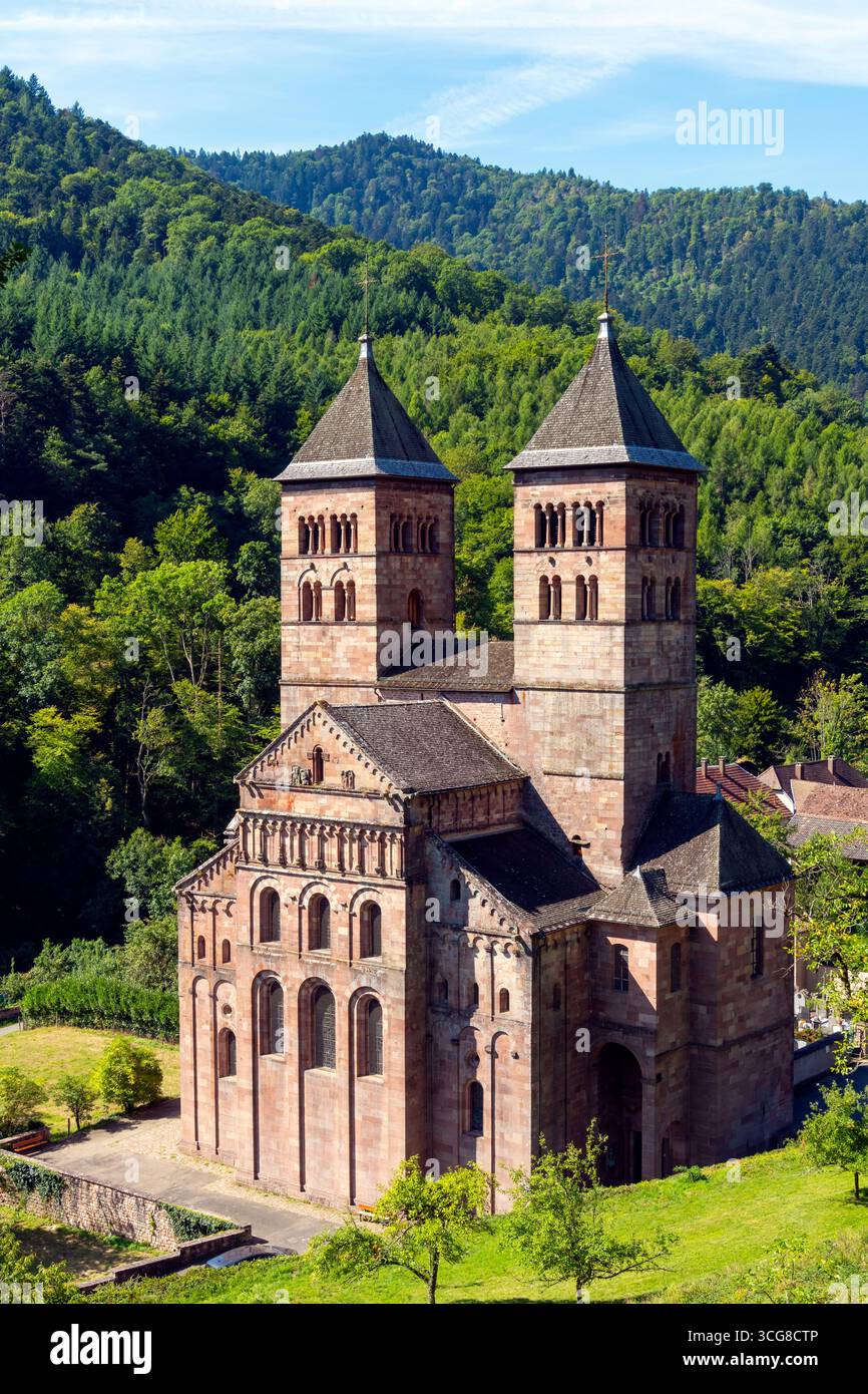 Das Kloster Murbach im Elsass ist eines der ältesten romanischen Gewölbebauten. Das Kloster wurde 727 von Eberhard, Graf von Elsaß, und esta gegründet Stockfoto