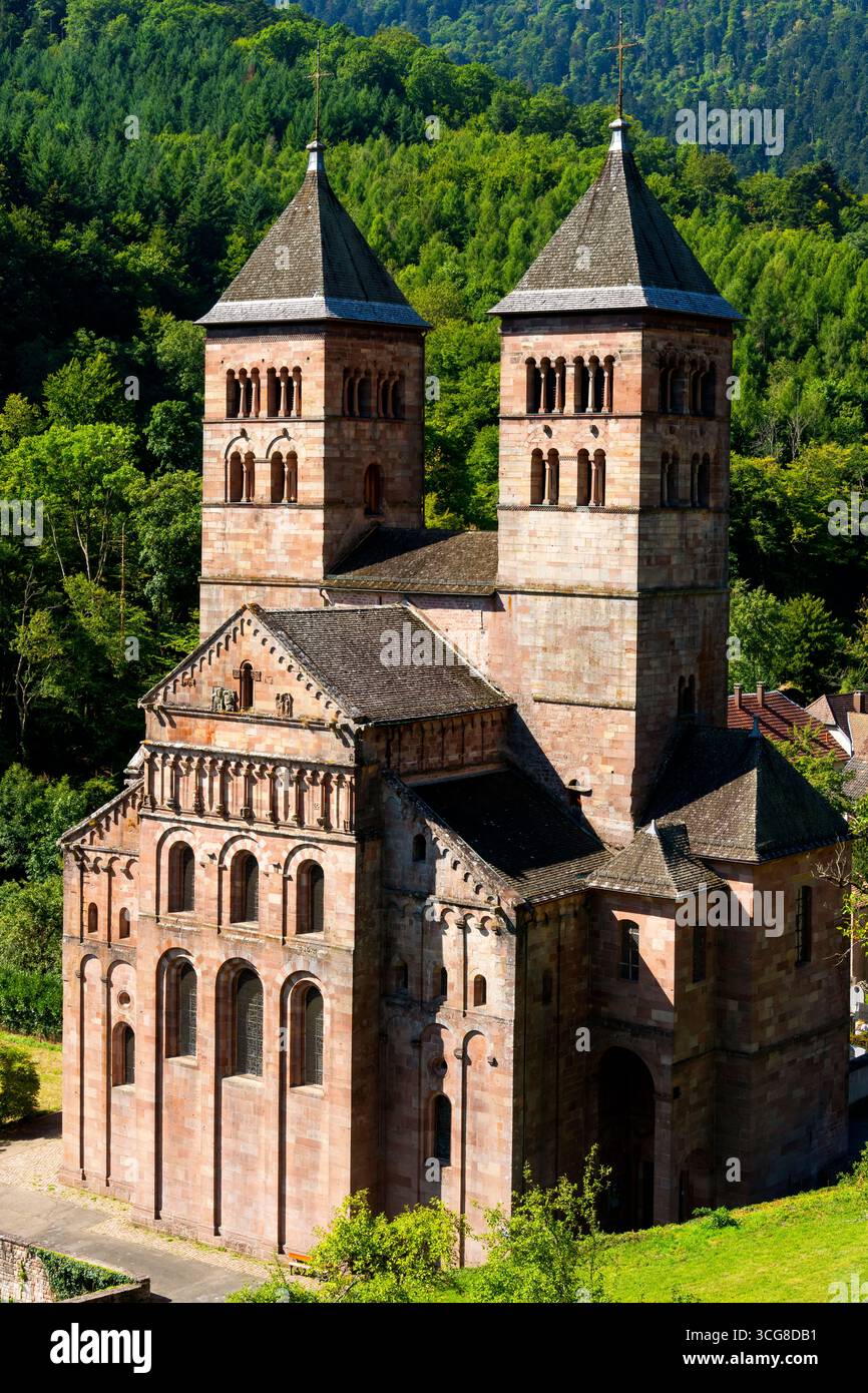 Das Kloster Murbach im Elsass ist eines der ältesten romanischen Gewölbebauten. Das Kloster wurde 727 von Eberhard, Graf von Elsaß, und esta gegründet Stockfoto