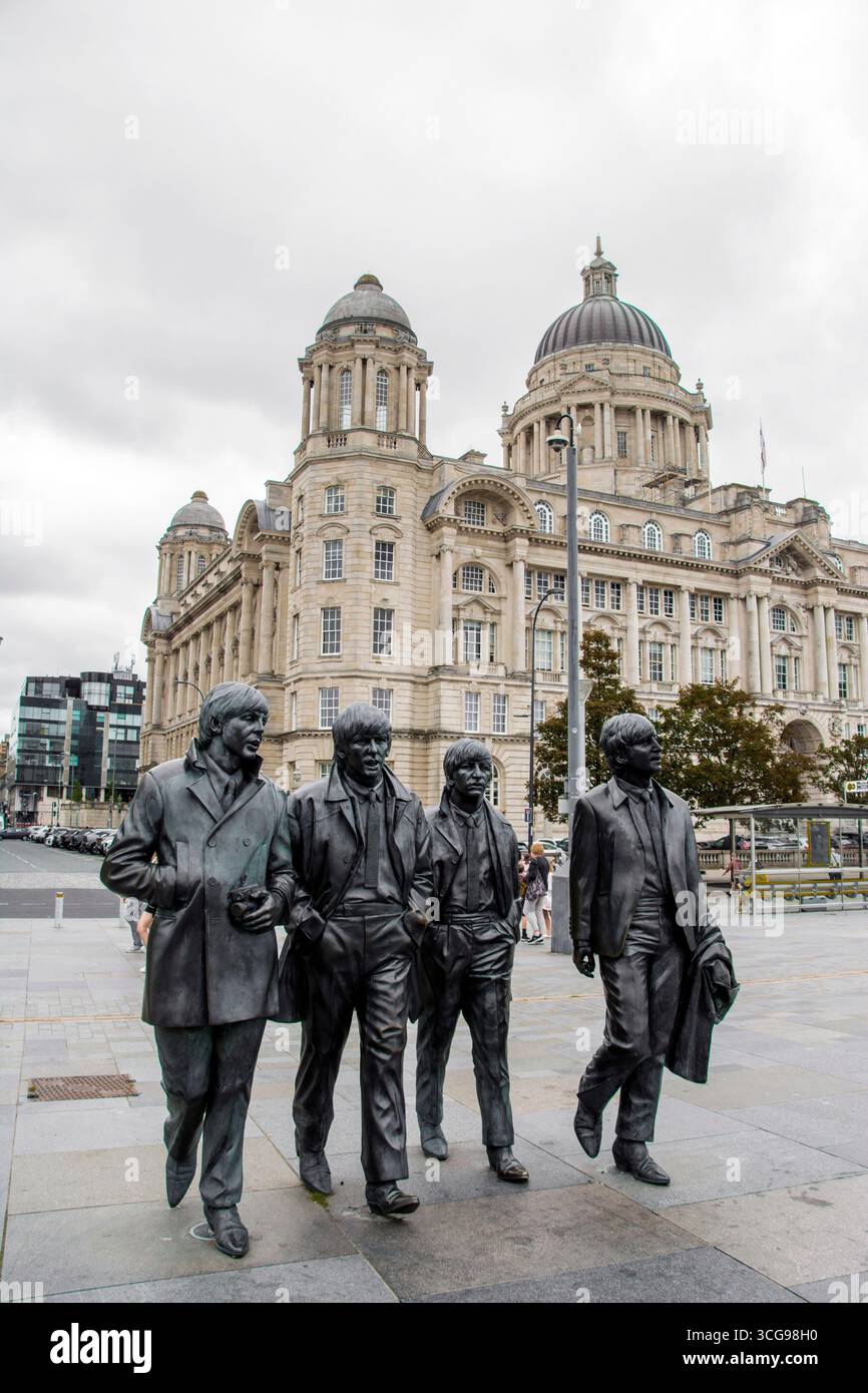 Die Beatles Statue des Bildhauers Andy Edwards basiert auf einem echten Fotoshooting aus dem Jahr 1963 Stockfoto
