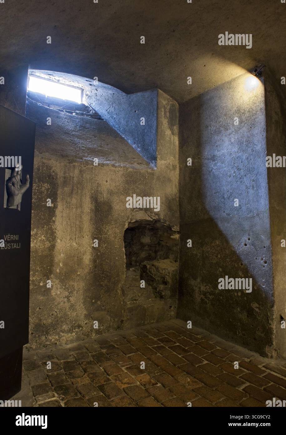 Prag, Tschechien - 15. August 2025: Operation Anthropoid. Nach der Ermordung von Reinhard Heydrich versteckten sich 7 Fallschirmjäger in dieser Krypta im Karel Bor Stockfoto