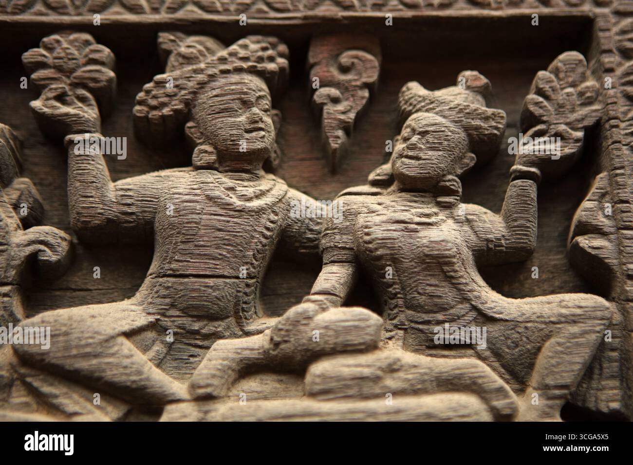 Geschnitzte Figuren in einem buddhistischen Tempel in Bhaktapur, Nepal Stockfoto