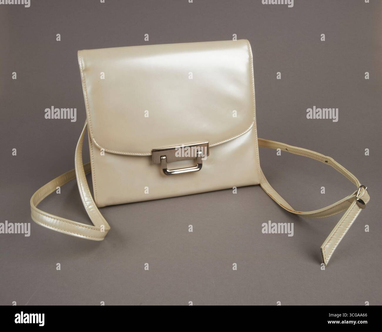 Kurt Geiger Vintage Umhängetasche mit Umhängetasche, Schultern und Clutch 1980er Jahre Stockfoto