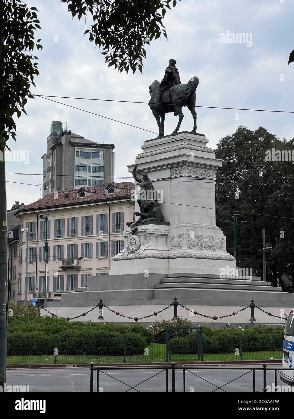 Die Reiterstatue von König Viktor Emmanuel II. In Mailand, Italien, symbolisiert Italiens Vereinigung. Stockfoto