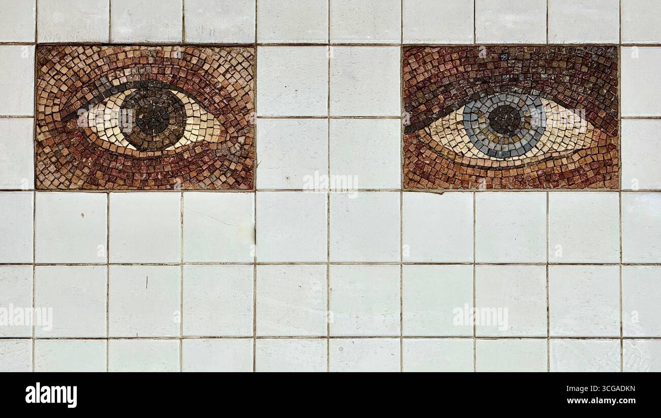 Original Mosaic Wandgemälde von der Chambers Street U-Bahnstation in Lower Manhattan - Smartphone-aufgenommenes Stockfoto